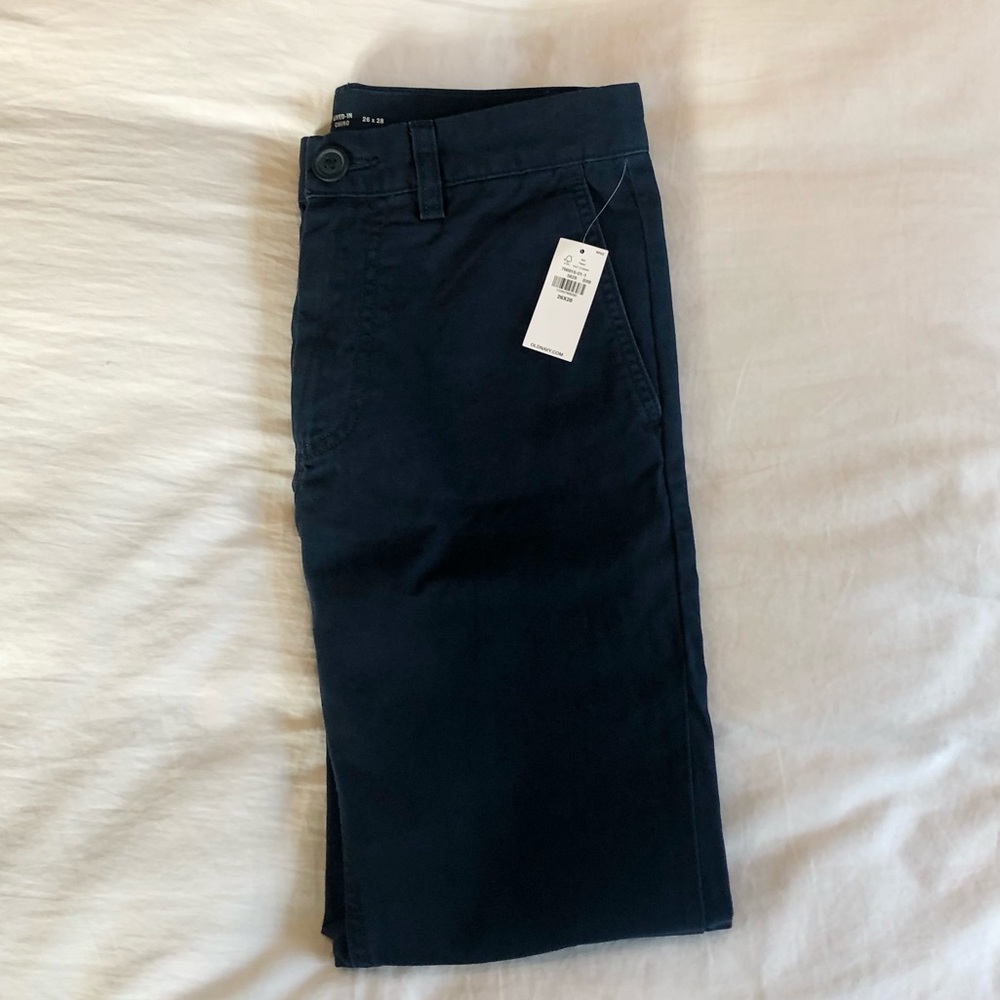 Brand new Old Navy Chino Pants in Navy.